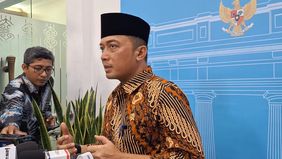 Menteri Sekretaris Negara Prasetyo Hadi mengungkapkan bahwa pemerintah, termasuk Presiden Prabowo Subianto, merasa prihatin terhadap maraknya aksi premanisme yang mengatasnamakan organisasi kemasyarakatan (ormas).