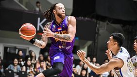 Prawira Bandung meraih kemenangan tipis atas Tangerang Hawks berkat performa gemilang De Vaughn Washington dan efisiensi tembakan yang lebih baik. 