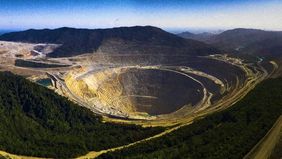 PT Amman Mineral Nusa Tenggara (AMMAN), salah satu perusahaan tambang tembaga dan emas terbesar di Indonesia, kini memasuki babak baru penambangan Fase 8 di Tambang Batu Hijau, menyusul selesainya Fase 7 di akhir 2024 lalu.