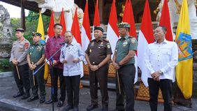 Gubernur Bali Wayan Koster menegaskan sikap tegasnya terhadap ormas yang melakukan tindak kekerasan dan meresahkan masyarakat. Hal ini diungkapkan konferensi pers di Gedung Gajah, Jayasabha, Denpasar, Senin, 12 Februari 2025.