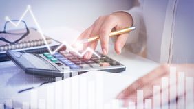 Membuat laporan keuangan memang membutuhkan ketelitian dan konsistensi. Namun, manfaat jangka panjangnya sangat besar, terutama dalam menjaga keberlanjutan dan kesehatan keuangan usaha Anda.