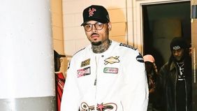 Chris Brown, penyanyi sekaligus rapper asal Amerika Serikat, ditangkap oleh polisi Inggris pada Kamis, 15 Mei 2025 waktu setempat sehubungan dengan kasus penyerangan yang terjadi di sebuah klub malam di London pada 2023.