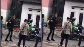 Terduga Pelaku yang memakai jaket warna hitam membawa sajam diduga secara sengaja membakar karpet mushola dan melakukan aksi penusukan terhadap warga sadang serang tanpa maksud dan alasan yang jelas.