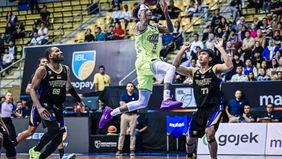 Pacific Caesar Surabaya akhirnya memutus tren negatif mereka atas Prawira Bandung dengan meraih kemenangan 90-78 dalam laga lanjutan IBL 2025 yang berlangsung di C-Tra Arena, Bandung, Minggu, 18 Mei 2025. 