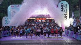 Di Digiland 2025, para peserta tidak hanya berlari, tetapi juga menikmati hiburan dari musisi terkenal, pameran teknologi, kulineran di pasar UMKM, hingga dukung aksi keberlanjutan.