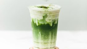 Minum matcha tidak secara langsung menyebabkan kerusakan hati, kecuali jika dikonsumsi dalam jumlah besar secara terus-menerus. Seperti halnya makanan dan minuman sehat lainnya, matcha juga harus dikonsumsi dengan bijak.