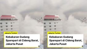 Api berkobar begitu besar.