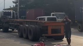 Kecelakaan lalu lintas maut kembali terjadi di kawasan Jalan Akses Marunda, tepatnya di Perempatan Pedongkelan, Cilincing, Jakarta Utara, pada Senin, 19 Mei 2025 sekitar pukul 15.30 WIB.

