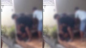 Informasi warga menyebut, korban BAN yang merupakan mantan camat Warungpring itu di tikam pelaku yang kabarnya masih saudara.
