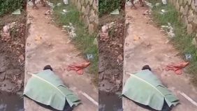 Polisi dari Polsek Kembangan dan anggota Koramil berada dilokasi untuk peyelidikan lebih lanjut mayat bayi tidak berdosa tersebut di Bawa ke RSCM .