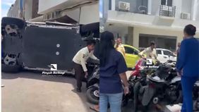 Karyawan dari ruko-ruko kaget dan keluar kantor.