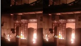 5 Unit Damkar Kabupaten Bekasi yang datang ke lokasi segera memadamkan api yang menghanguskan rumah tersebut. Tidak ada korban jiwa dalam musibah tersebut. Di duga api berasal dari konsleting listrik.