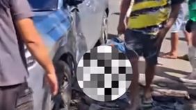 Kecelakaan lalu lintas terjadi di Jalan Raya Bogor, tepatnya di depan Deta Marina pada Sabtu, 24 Mei 2025 pagi, sekitar pukul 09.40 WIB. Insiden ini melibatkan sebuah mobil dan sepeda motor.