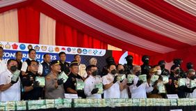 Sindikat narkoba tersebut berencana akan menyelundupkan 2 ton lebih sabu dengan menggunakan kapal laut ke beberapa negara di kawasan Asia Tenggara yang akan melewati perairan Batam.