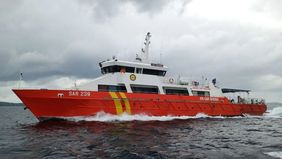 Sebuah kapal motor yang tengah berlayar menuju Pulau Enggano, Bengkulu, dilaporkan hilang kontak saat melintasi perairan Lampung. Kapal bernama KM Althaf ini membawa delapan orang, terdiri dari lima penumpang dan tiga anak buah kapal (ABK), dan hingg