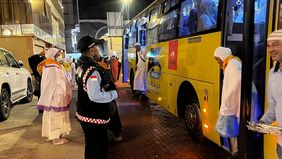 Semakin hari, jumlah jemaah yang menuju Masjidil Haram kian padat. Hal ini seiring dengan semakin banyaknya jemaah yang tiba di Makkah. Namun dengan bekal kemampuan Anshori, ia bisa menjalankan tugas dengan baik.