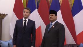 Momen Presiden Macron Terpaku dan Bertanya Sosok Lukisan di Istana Meredeka ke Prabowo