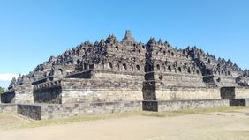 Bangsa Indonesia justru bangga dengan pemasangan stairlift ini. Sebab selain memberikan kemudahan, kehadiran alat bantu ini juga monumental, yakni digunakan oleh dua pemimpin negara besar.