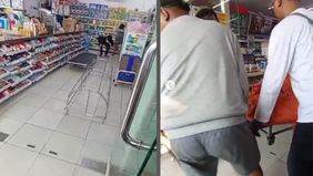 Berdasarkan informasi sementara yang berhasil dihimpun dari pihak berwenang, korban diduga berniat untuk mandi di toilet minimarket tersebut. Nahas, pria itu kemudian terjatuh dan langsung meninggal dunia di lokasi kejadian. Polisi juga memastikan ba