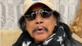 "Diagnosa terakhir ada infeksi di ususnya. Jadinya, waktu hari Rabu itu habis solat Asar ayah menggigil banget, biasanya diakan habis salat Asar suka wirit," ujar Vita saat dihubungi awak media