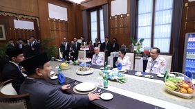Presiden Republik Indonesia Prabowo Subianto bertemu dengan Presiden ke-5 RI Megawati Soekarnoputri menjelang Upacara Peringatan Hari Lahir Pancasila yang digelar di lapangan Kementerian Luar Negeri, Jakarta, Senin, 2 Juni 2025.