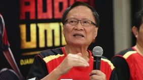 Indonesia kembali kehilangan salah satu putra terbaiknya, yaitu Tan Joe Hok. Legenda bulu tangkis itu sempat mengukir sejarah emas bagi olahraga nasional. Namun kini, sang atlet dikabarkan telah meninggal dunia.