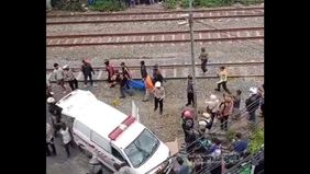 Kecelakaan tepatnya terjadi di rel kereta kawasan Cimindi.