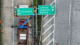 Kepolisian Resor (Polres) Pasuruan memastikan dua orang tewas dalam insiden kecelakaan beruntun yang terjadi di pintu keluar Tol Purwodadi, Desa Parerejo, Kecamatan Purwodadi, Kabupaten Pasuruan, pada Selasa, 3 Juni 2025 sore. 