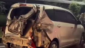 Kecelakaan beruntun terjadi di pintu keluar Tol Bekasi Barat pada Rabu, 4 Juni 2025 sore, sekitar pukul 18.30 WIB.