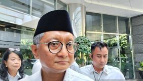 Pemerintah meluncurkan lima paket stimulus ekonomi untuk menjaga daya beli masyarakat dan mendukung pertumbuhan ekonomi. Stimulus tersebut mencakup diskon tarif tol hingga potongan tiket transportasi.