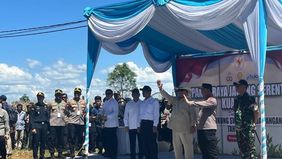 Presiden Republik Indonesia, Prabowo Subianto, secara resmi memberangkatkan pengiriman perdana ekspor jagung sebanyak 1.200 ton ke Sarawak, Malaysia. Pengiriman ini dimulai dari Kabupaten Bengkayang, Kalimantan Barat.