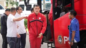 Pemain Tim Nasional (Timnas) Sepak Bola Indonesia, Jay Idzes, menyambangi kediaman pribadi Presiden Prabowo Subianto di Jalan Kertanegara No. 4, Jakarta Selatan, pada Jumat, 6 Juni 2025.