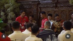 Suasana hangat dan penuh keakraban tercipta dalam jamuan makan siang yang diadakan oleh Presiden Prabowo Subianto di kediaman pribadinya di Jalan Kertanegara, Jakarta Selatan, pada Jumat siang. 