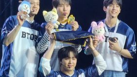 2 member BTOB sempat menyampaikan permintaan maaf di acara fanCon Jakarta, karena kondisi kesehatannya terganggu namun tetap tampil maksimal.