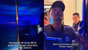 Kejadian terjebak di dalam lift kembali mencoreng reputasi gedung tertinggi di Indonesia, Thamrin Nine, yang rencananya akan segera menggelar grand opening. Insiden lift error ini ternyata bukan kali pertama, beberapa pengunjung melaporkan telah meng