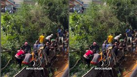 Kecelakaan lalu lintas terjadi di Kampung Pasirtulang, Desa Gejbrong, Kecamatan Gekbrong, Senin (9/6/2025) sekitar pukul 14.00 wib. Sebuah truk bermuatan air mineral diduga mengalami rem blong dan menghantam dua mobil serta empat sepeda motor. Sopir 