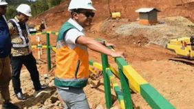 Warga yang dominan merupakan nelayan menyebutkan mereka mendapatkan keuntungan dengan menjual hasil tangkapannya ke GAG Nikel.