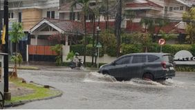 Hujan yang mengguyur wilayah Bintaro pada Selasa, 10 Juni 2025 menyebabkan kali di Sektor 9 meluap, mengakibatkan banjir di sejumlah titik strategis.