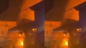 Pukul 01.00 dini hari tadi, terjadi Kebakaran di jalan kapuk pasar darurat, 2 kios warung bakso dan photo copy. (Selasa, 10/06/2025).