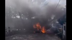 Ia menyebutkan mobil itu milik warga Perumahan Way Kandis, Tanjung Senang, Bandar Lampung.

