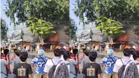 Hingga saat ini, sebanyak 15 unit dan 75 personel masih berjibaku di TKP untuk memadamkan api.