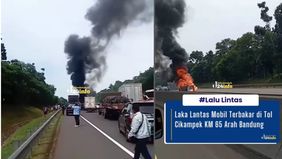 Telah terjadi laka lantas, sebuah mobil terbakar di tol Cikampek KM 65 arah Bandung, Jumat siang ini (13/6/25). Belum diketahui detail kronologi dan korban, saat ini dalam penanganan petugas. Lalu lintas dilaporkan mengalami kemacetan.