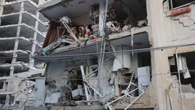  Serangan rudal Iran kembali mengguncang wilayah tengah Israel pada akhir pekan ini. Salah satu kota yang menjadi sasaran paling mematikan adalah Bat Yam, sebuah kawasan padat penduduk di selatan Tel Aviv. Enam orang dilaporkan tewas akibat serangan 