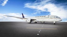 Pesawat Saudi Airlines itu sedianya akan mendarat di Bandara Soekarno-Hatta, Tangerang. Namun, saat melintasi wilayah udara Sumatera, pilot menerima informasi adanya potensi ancaman keamanan dan memutuskan untuk mengalihkan penerbangan ke bandara ter