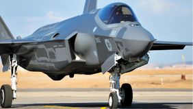 Ketegangan antara Iran dan Israel terus meningkat setelah Angkatan Darat Iran (Artesh) kembali menembak jatuh jet tempur siluman F-35 milik Israel. Insiden ini terjadi pada Selasa, 17 Juni 2025 di wilayah udara Kota Tabriz, barat laut Iran.