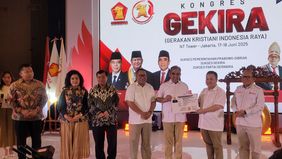 Dimpos Giarto Tampubolon, Direktur PT Bangkitgiat Usaha Mandiri sekaligus putra dari tokoh nasional sekaligus Presiden Komisaris NT Corp, Nurdin Tampubolon, resmi bergabung dengan Partai Gerakan Indonesia Raya (Gerindra).