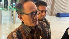 Wakil Menteri Sekretaris Negara, Bambang Eko Suhariyanto, resmi masuk ke jajaran komisaris PT PLN (Persero) setelah ditunjuk melalui Rapat Umum Pemegang Saham Luar Biasa (RUPSLB) yang digelar di Kementerian BUMN, Jakarta, pada Rabu, 18 Juni 2025.