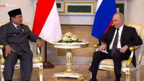 Presiden Republik Indonesia Prabowo Subianto melakukan pertemuan dengan Presiden Federasi Rusia Vladimir Putin dalam suasana hangat dan bersahabat di Istana Konstantinovsky, St. Petersburg