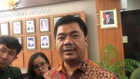 Wakil Menteri Sekretaris Negara Juri Ardiantoro menyampaikan bahwa Presiden Prabowo Subianto secara aktif memantau situasi konflik antara Iran dan Israel.