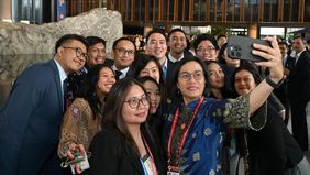 Menteri Keuangan (Menkeu) Sri Mulyani Indrawati membagikan momen saat bertemu dengan 18 profesional muda asal Indonesia yang saat ini bekerja di Asian Infrastructure Investment Bank (AIIB) Beijing, China.